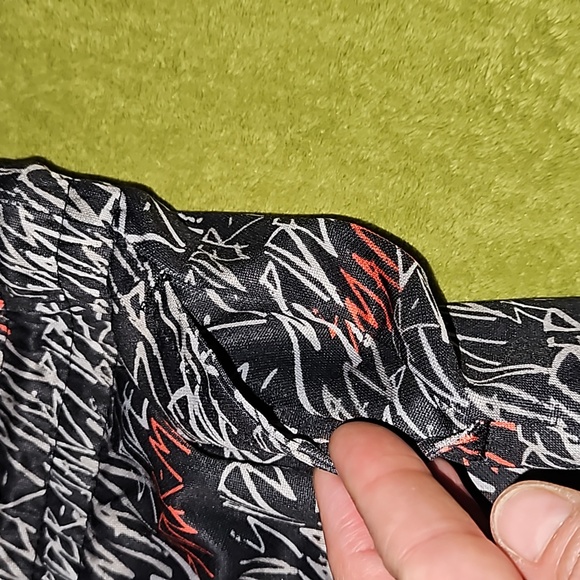 Marvel Comics Disney Spiderman Drawstring Side Pocket Gym Shorts Black Red White - Picture 3 of 6